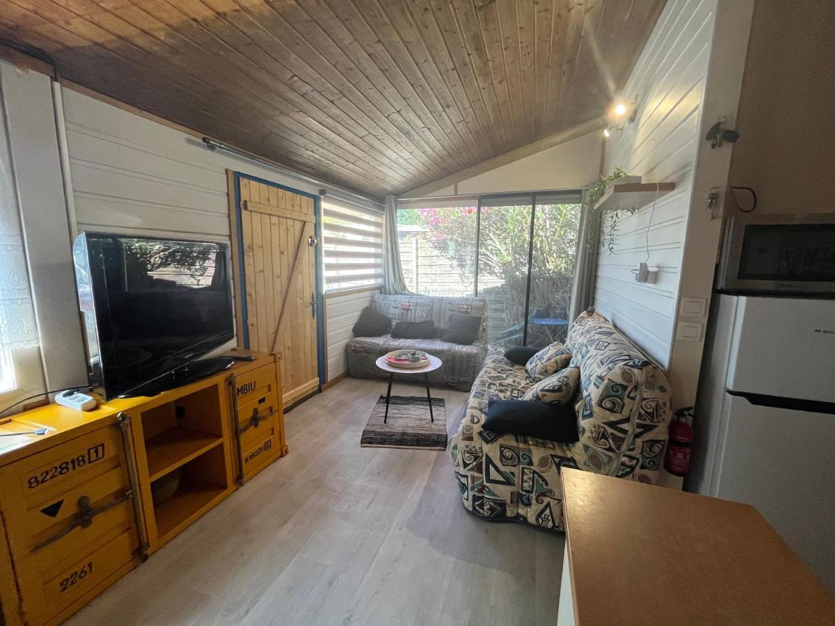 Chalet Agreable En Bord En De Mer. Le Port-des-Barques Exterior photo