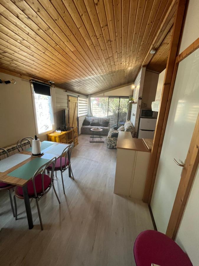 Chalet Agreable En Bord En De Mer. Le Port-des-Barques Exterior photo