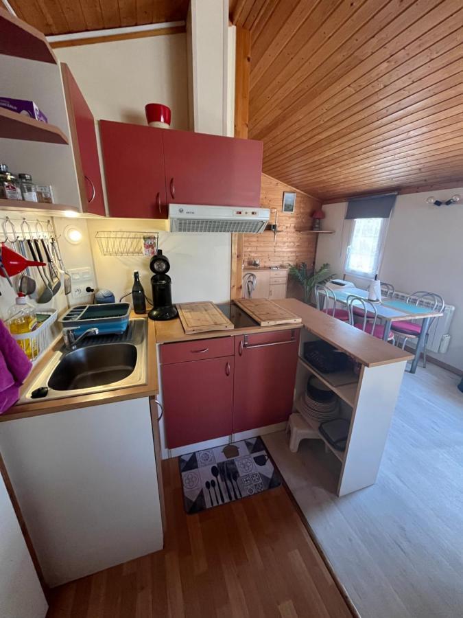 Chalet Agreable En Bord En De Mer. Le Port-des-Barques Exterior photo
